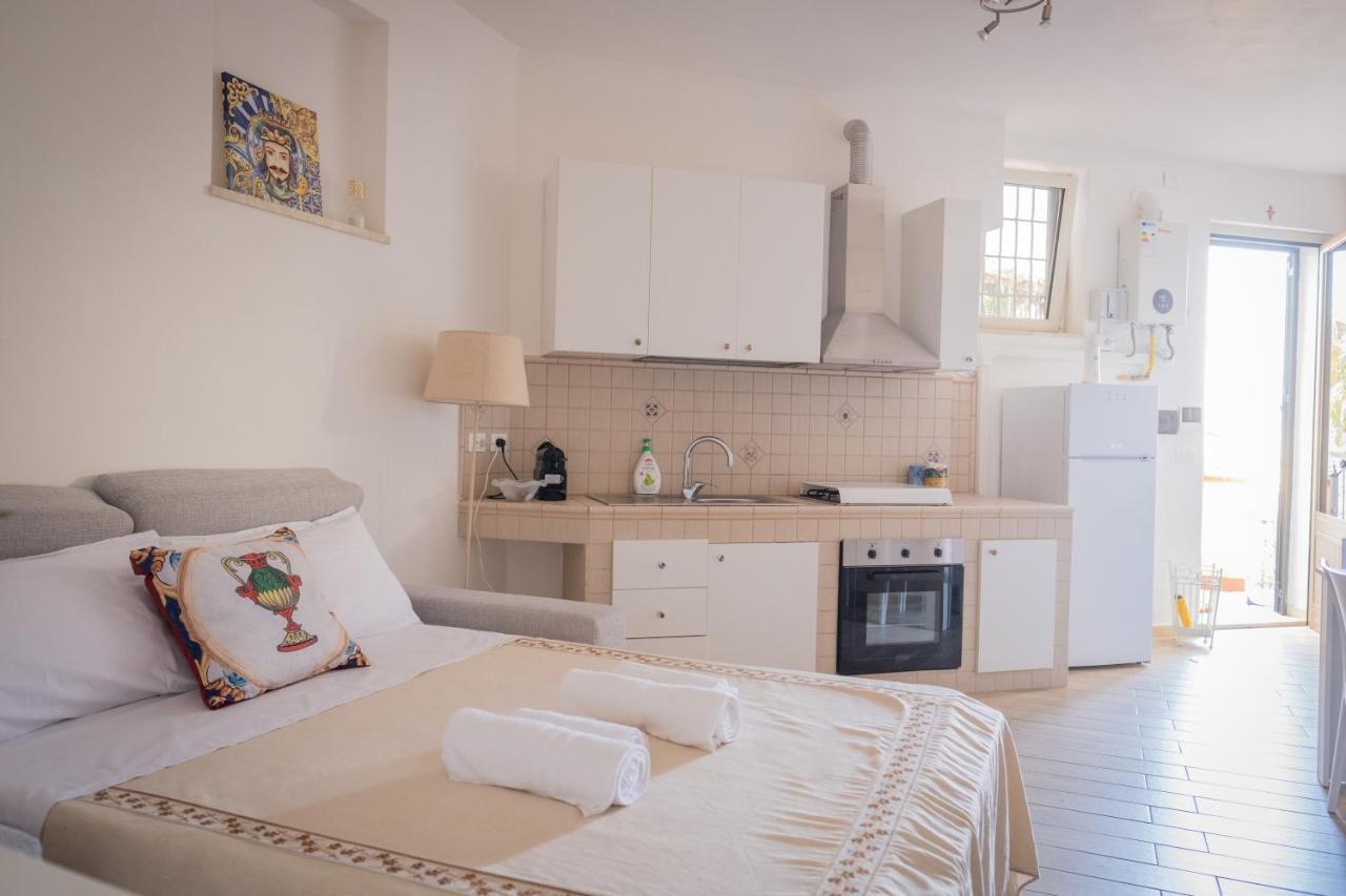 Вилла Casa Vacanza Da.Ri. Таормина Экстерьер фото